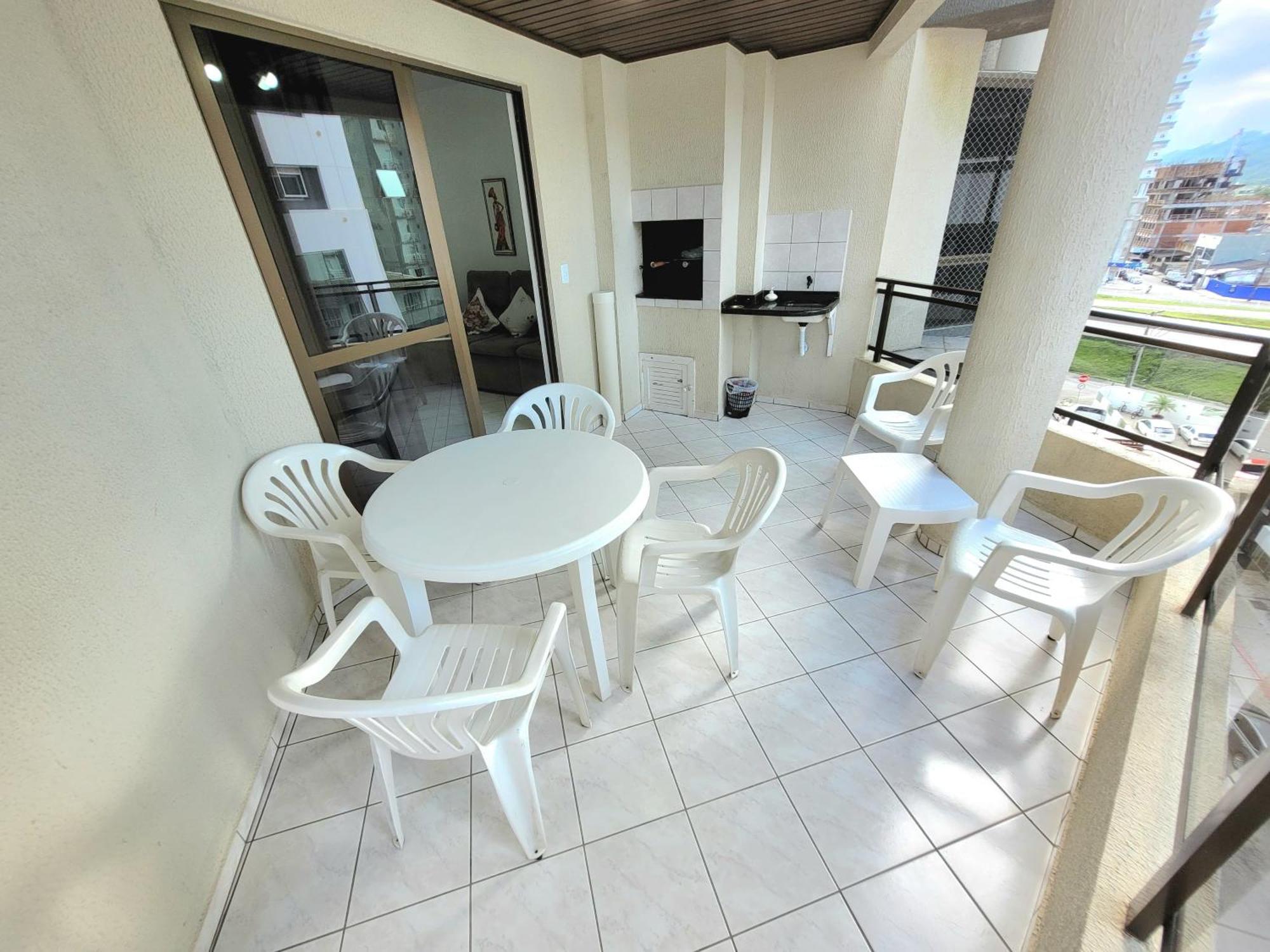 Apartamento 200 Metros Da Praia 03 Quartos Com Ar Condicionado - Meia Praia - Итапема Екстериор снимка